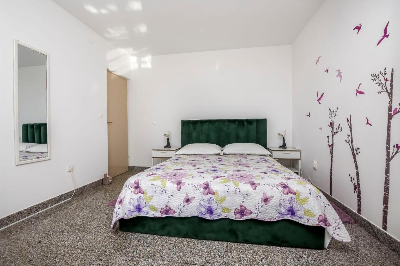 Apartments Dajana Primošten Buitenkant foto